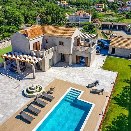Midnight Serenity Villa Čilipi