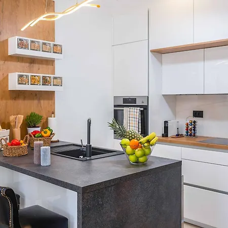 Villa Midnight Serenity